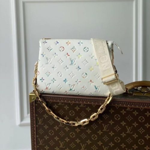 Fashionable leather bag for women