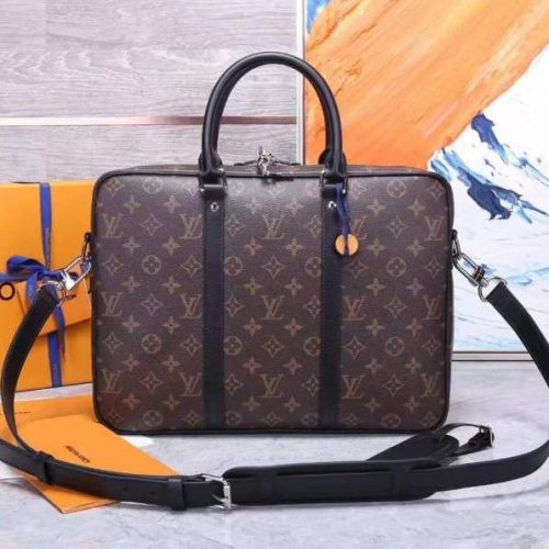Fashionable leather bag for women