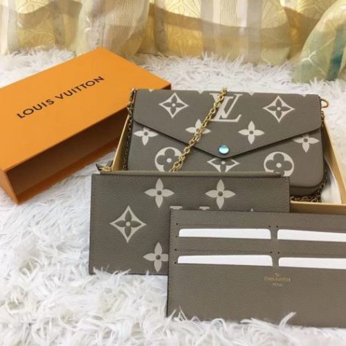 Fashionable leather bag for women