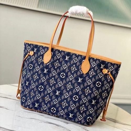 Fashionable leather bag for women