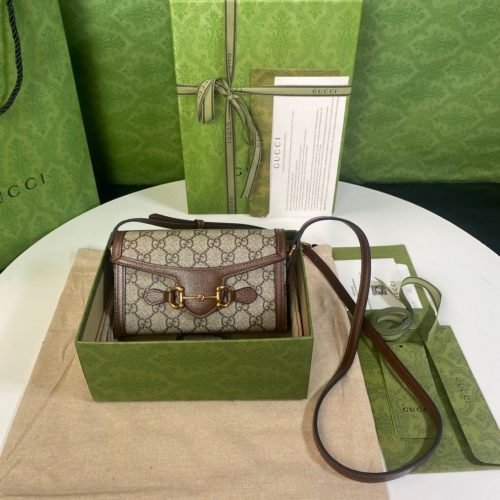 Fashionable leather bag for women