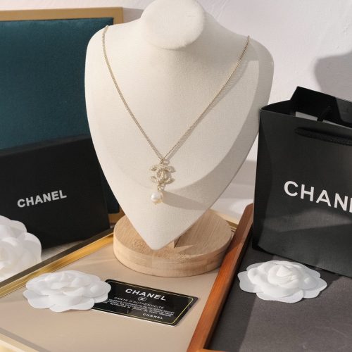 CC necklace