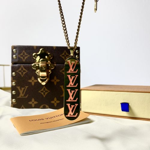LL necklace
