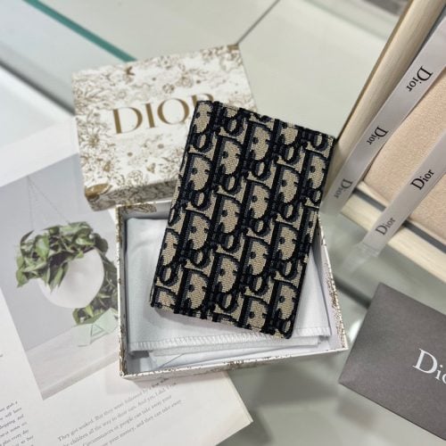 D Small wallet