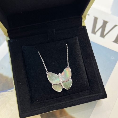 van necklace