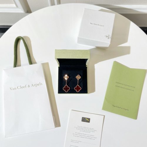 van stud earrings