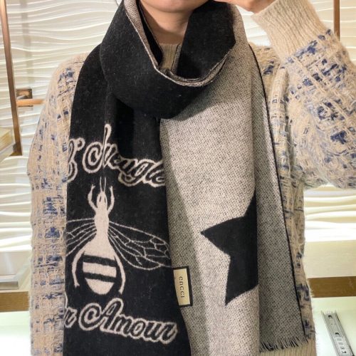 GG scarf