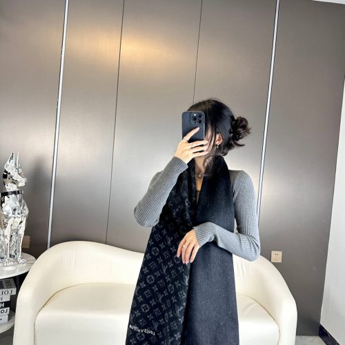 LL scarf