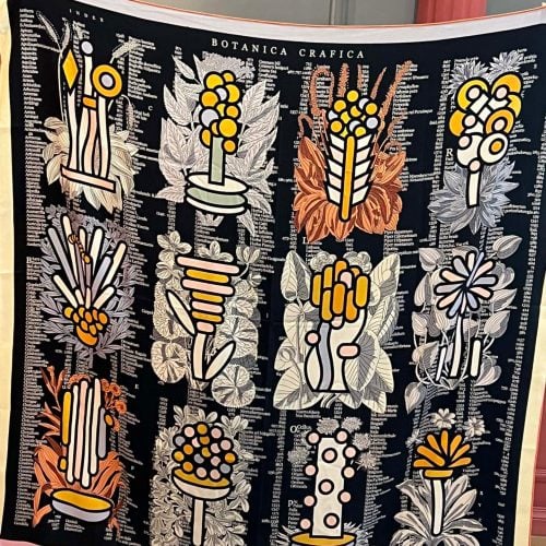 HH scarf