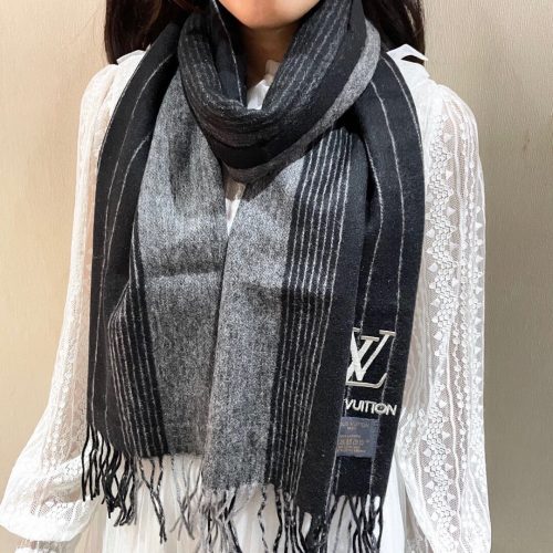 LL scarf