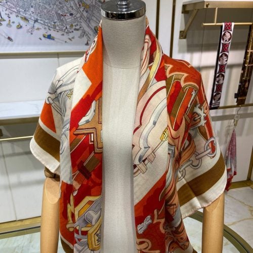 HH scarf