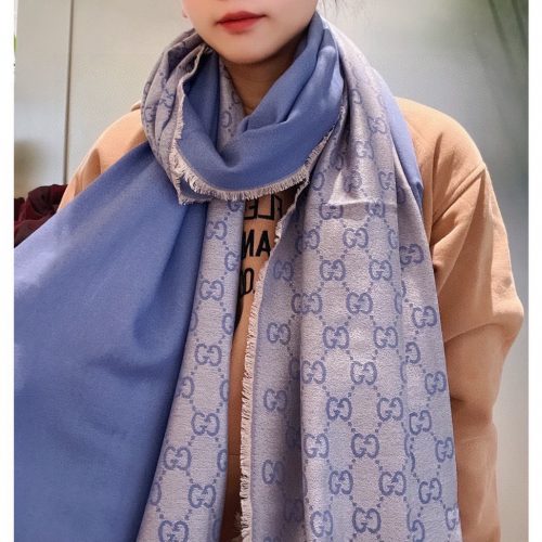 GG scarf