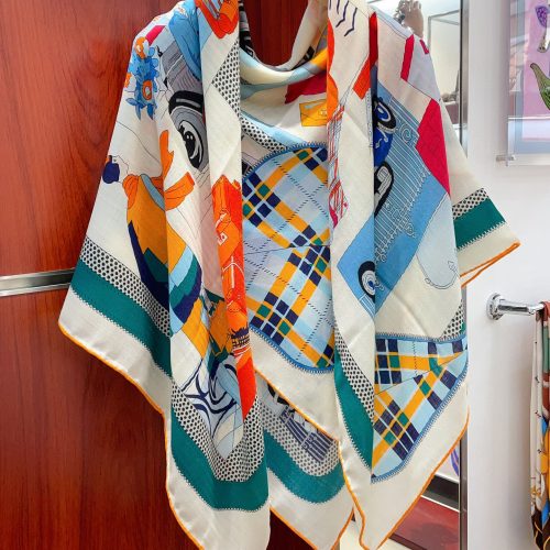HH scarf