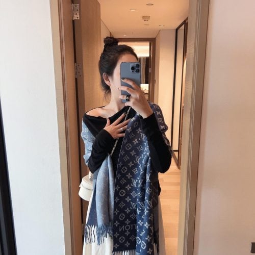 LL scarf