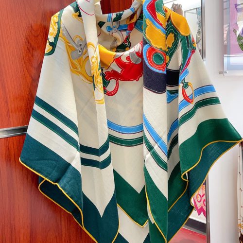 HH scarf