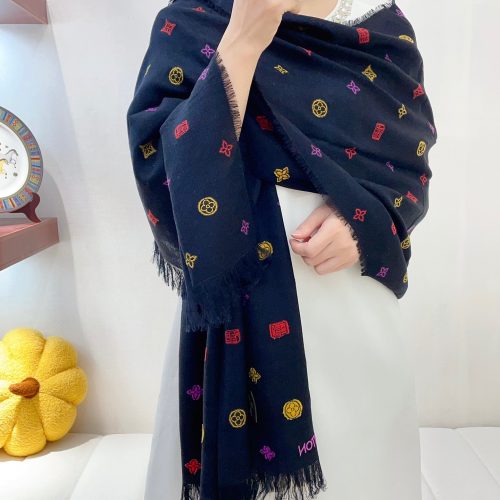 LL scarf