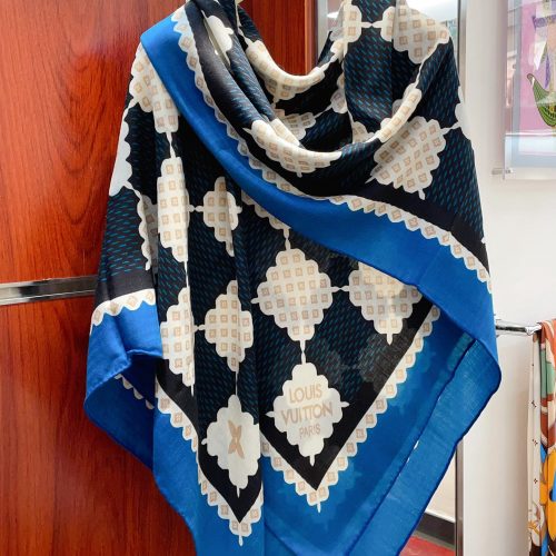 LL scarf