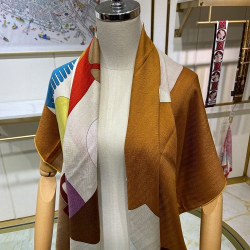 HH scarf