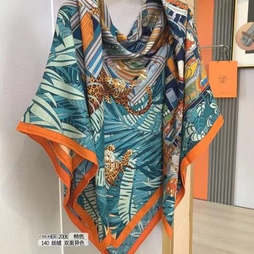 HH scarf