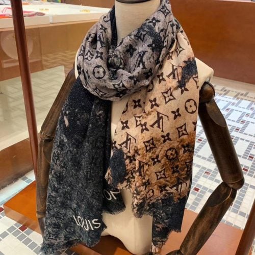 LL scarf