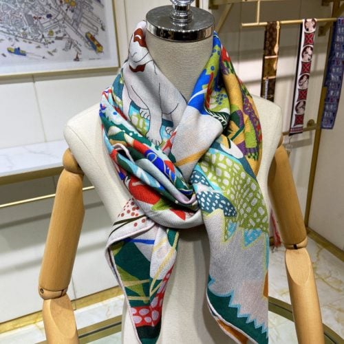 HH scarf