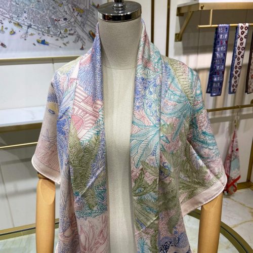 HH scarf
