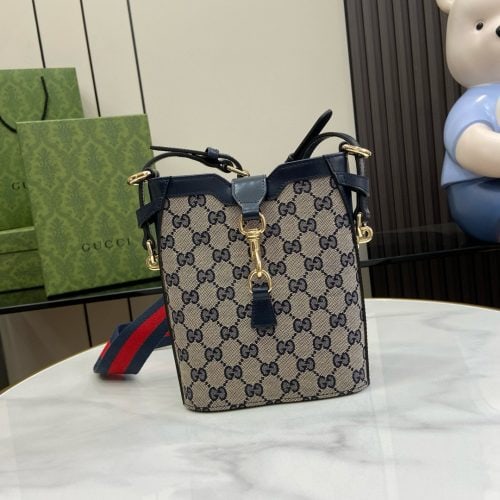 Classic GG Small Bucket Bag