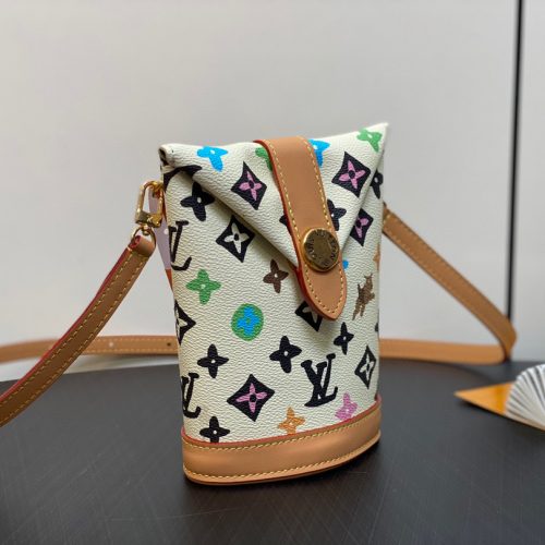 Tyler envelope crossbody bag