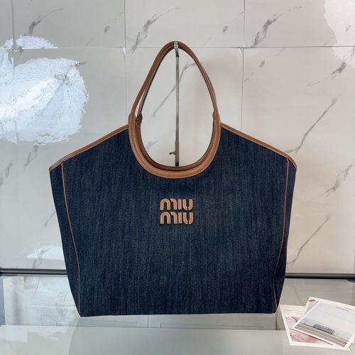 Mi's new Isetan limited edition tote bag