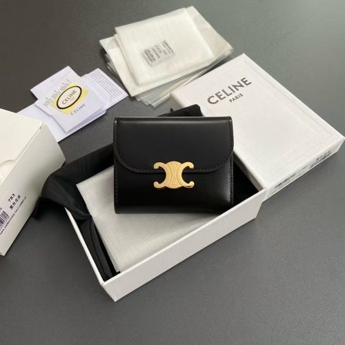 TRIOMPHE Shiny Beef Leather Wallet