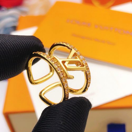 LL Ring