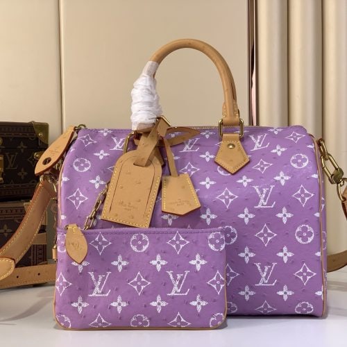 p9 Textured Leather Speedy 30 Handbag